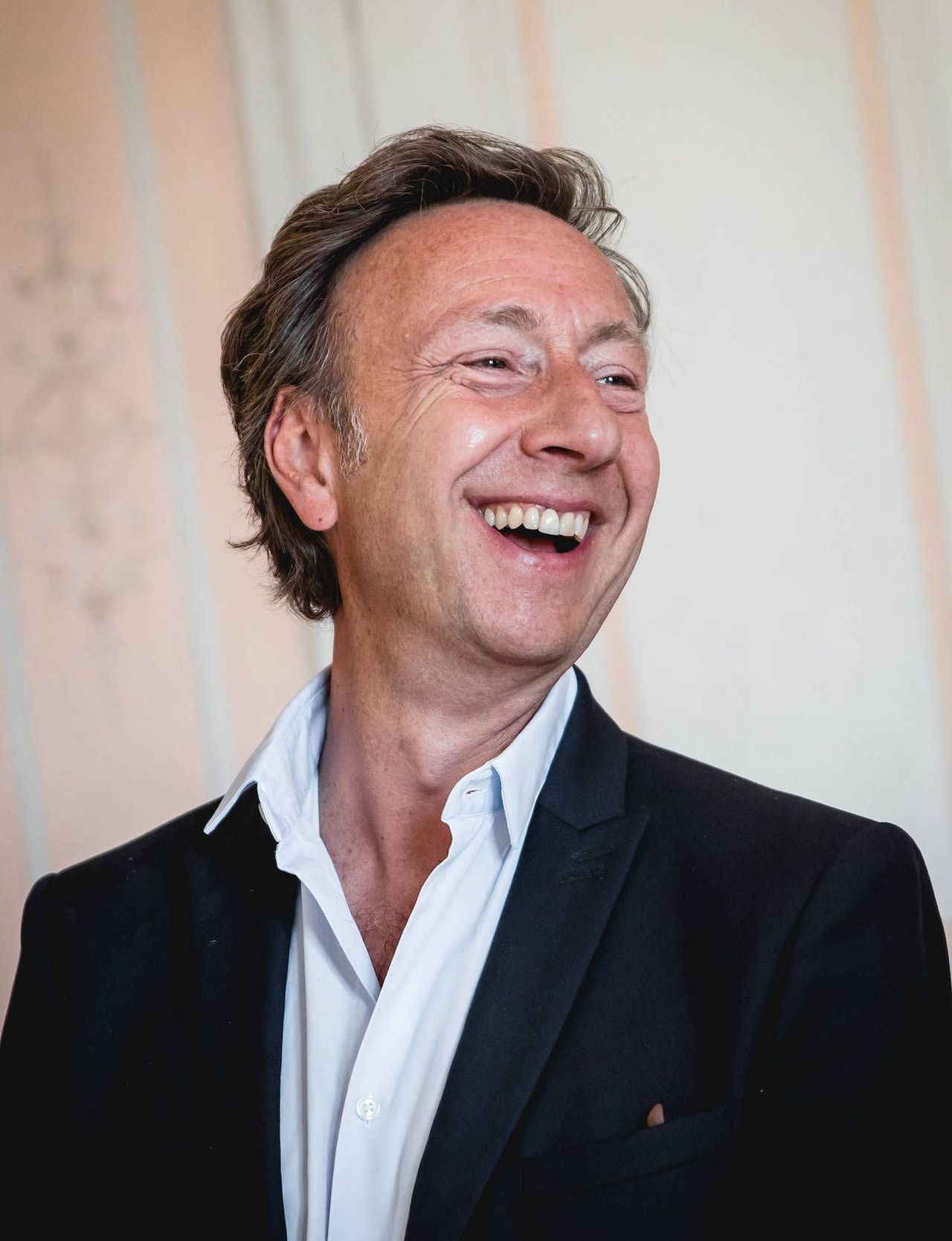 Stéphane Bern souhaite un bon anniversaire à Tom Obry